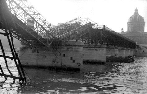 Pont-des-Arts-damage