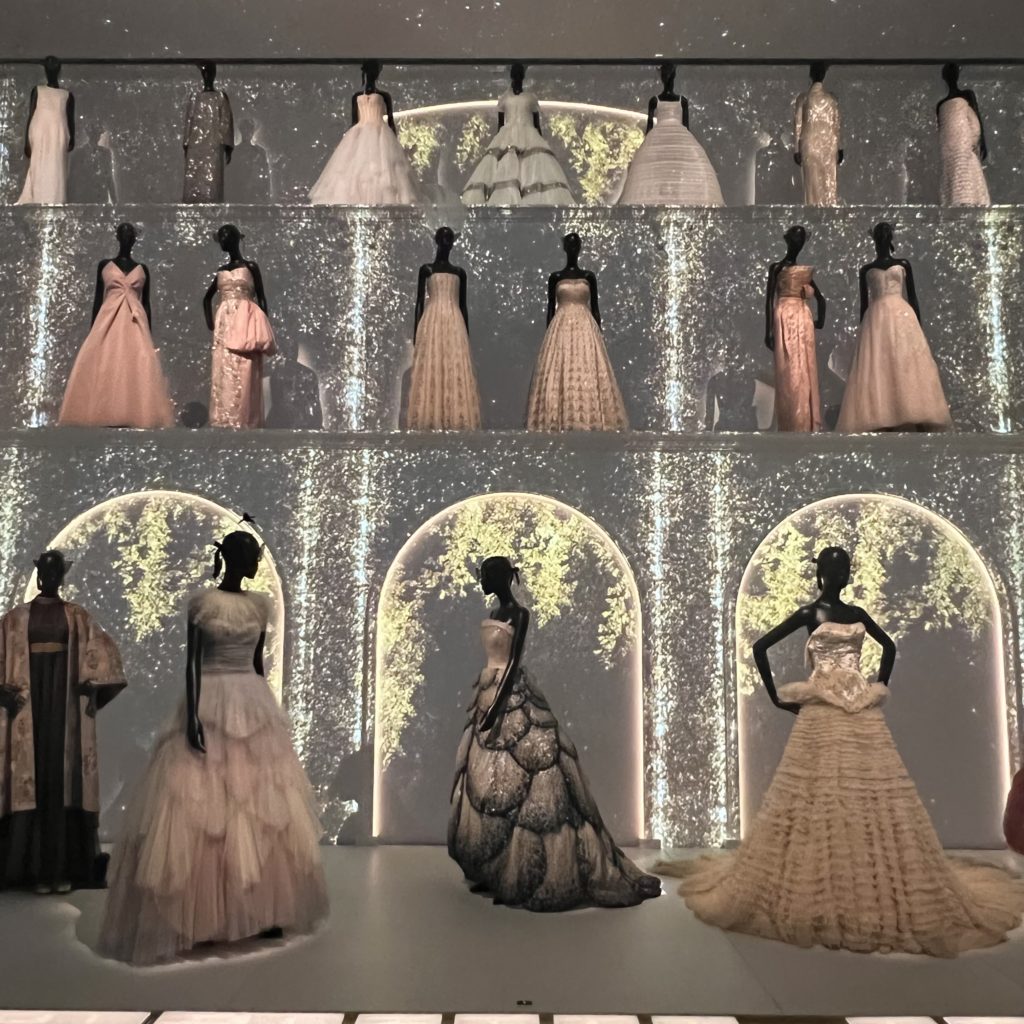 Galerie Dior el museo de la moda en Paris - Los Viajes de Mary