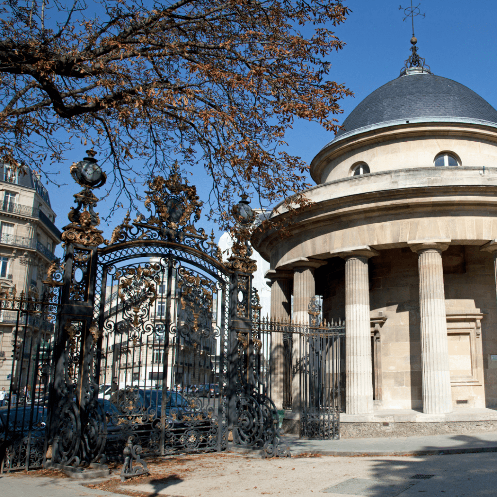 The Audrey Hepburn Guide to Paris - Paris For Dreamers