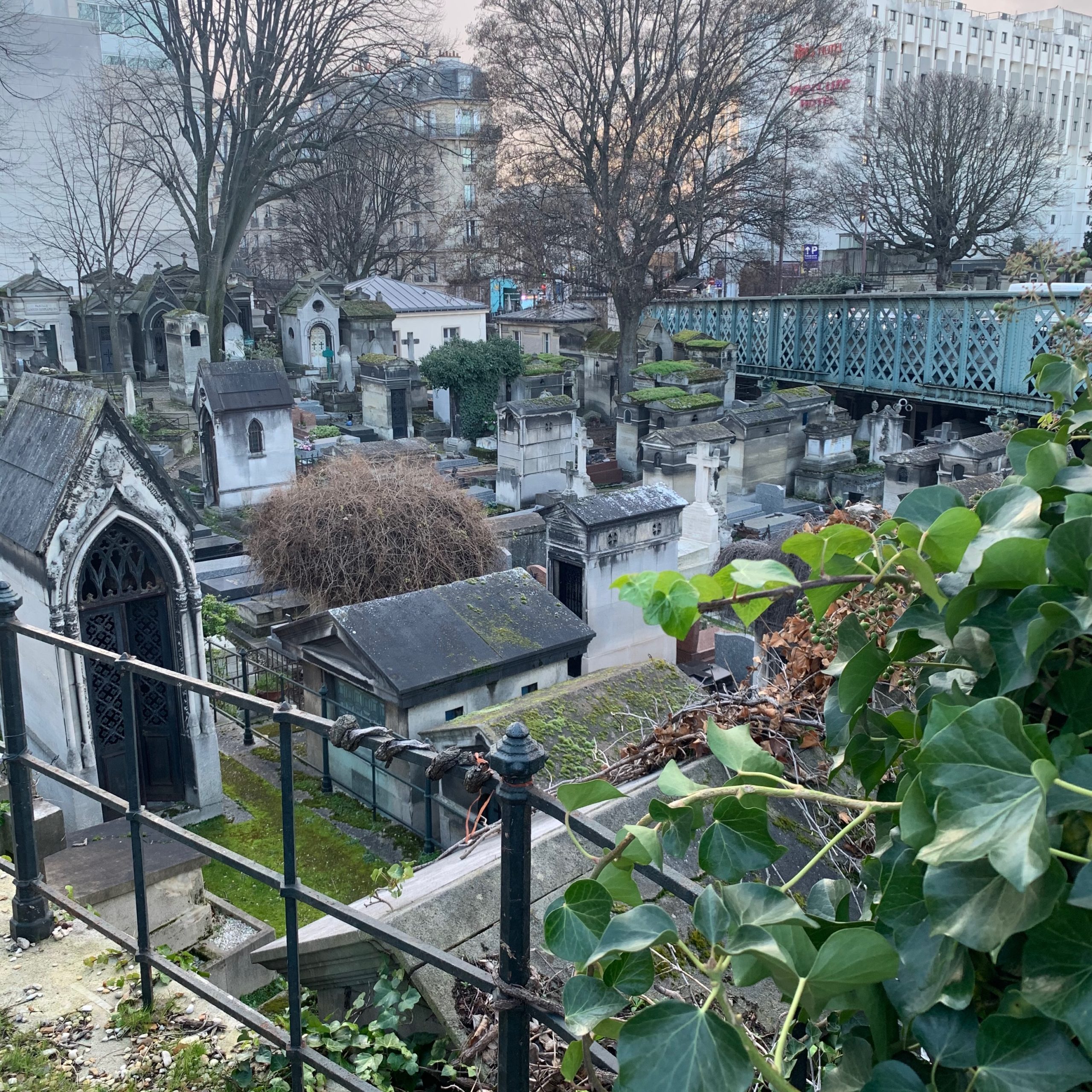 Montmartre-Cemetery-2