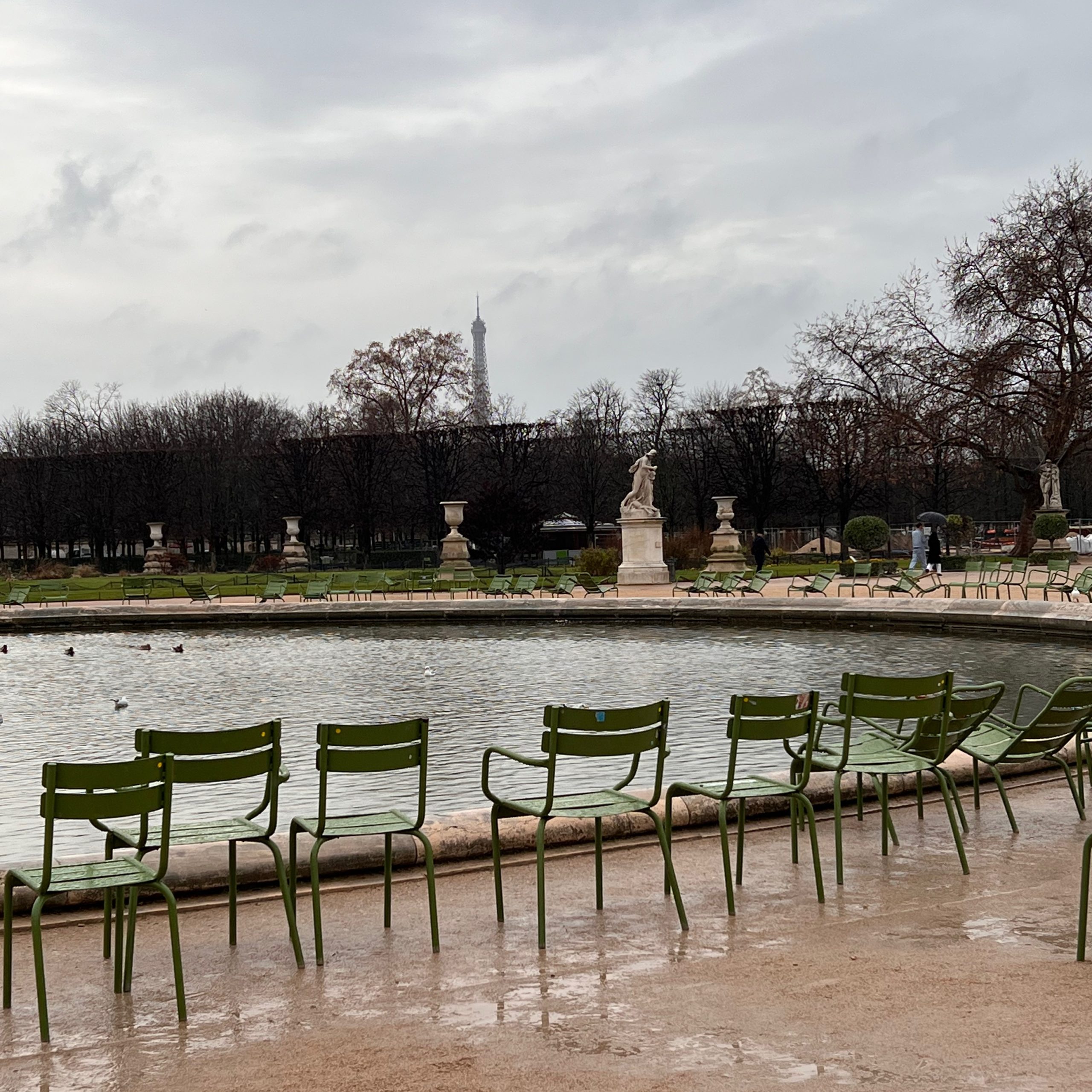 Tuileries-Pond-Rain