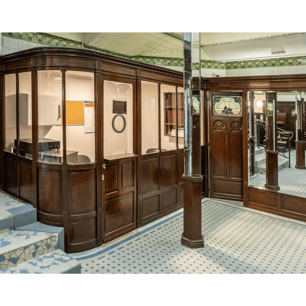 tour eiffel toilettes